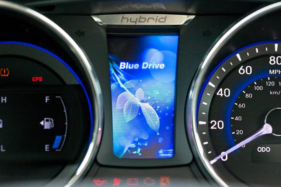  Hyundai Sonata Hybrid 2010 года  (фото 78 из 83)
